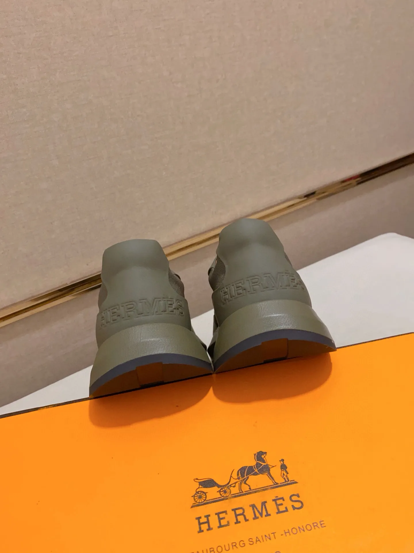 Men's clothing and shoes💰: 600💰《HERMES》【Classic Original Version】Hermès; Top 🔝 Purchasing Agency 🔍🔍Men's latest 🇺🇸 counters are on sale simultaneously, original imported from Italy ▲▲Silk cowhide with breathable fabric ▲▲ (high-end and expensive Qi·Grade) Exquisite workmanship (Italian 🇮🇹Imported water-dyed 🐂cowhide lining) Sole: Original sole provided by the original factory, ⚠️Exclusive double-layer activity·TPR·Rubber·Combined molded outsole; Super·comfortable·wear-resistant·non-slip·environmental protection The real thing is more beautiful if you take the real thing (high quality, follow the order), you can enter and exit the counter at will * Number of yards: 38·39·40·41·42·43·44# (can be customized 45.)
